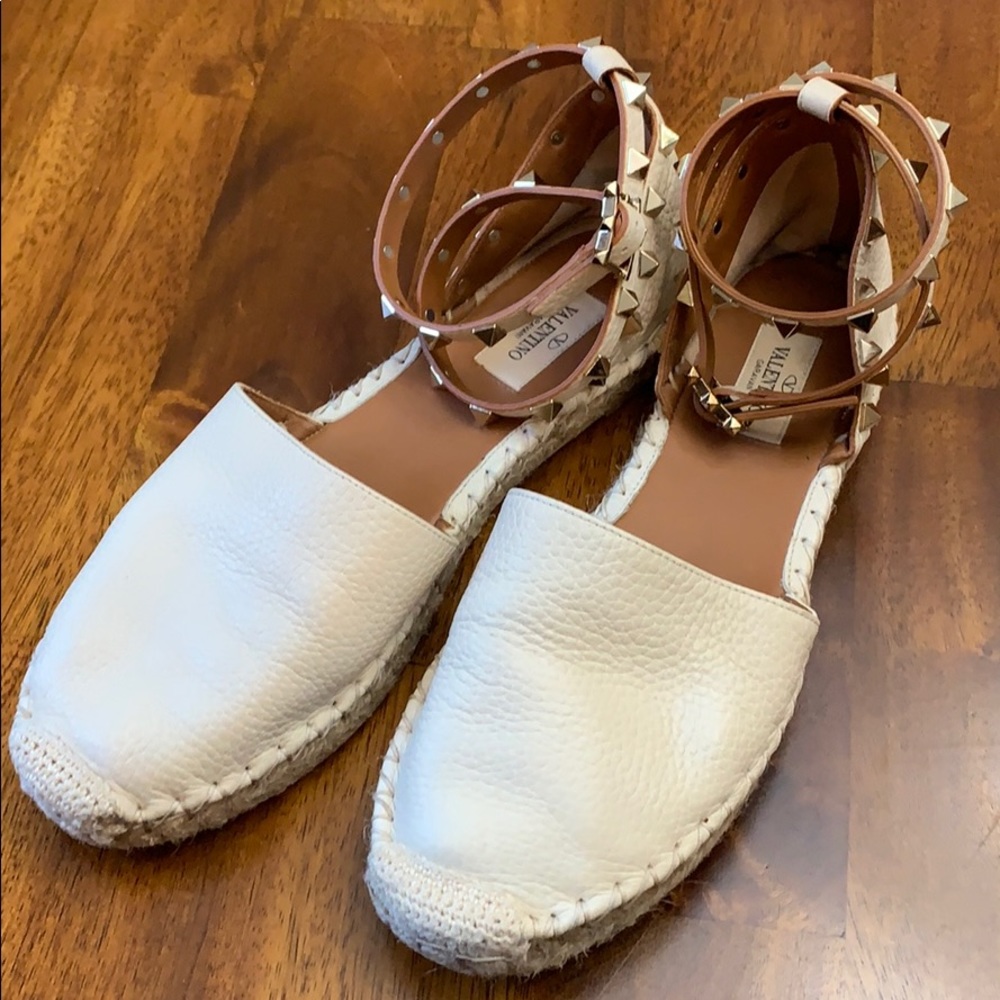 Valentino Rockstud Espadrilles in cream size 39